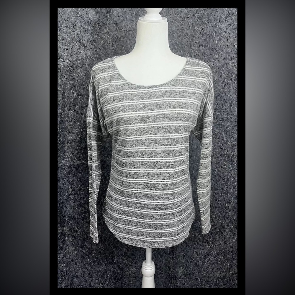 Crochet Long Sleeve Gray White Classic Pullover Shirt Soft Women Size Small